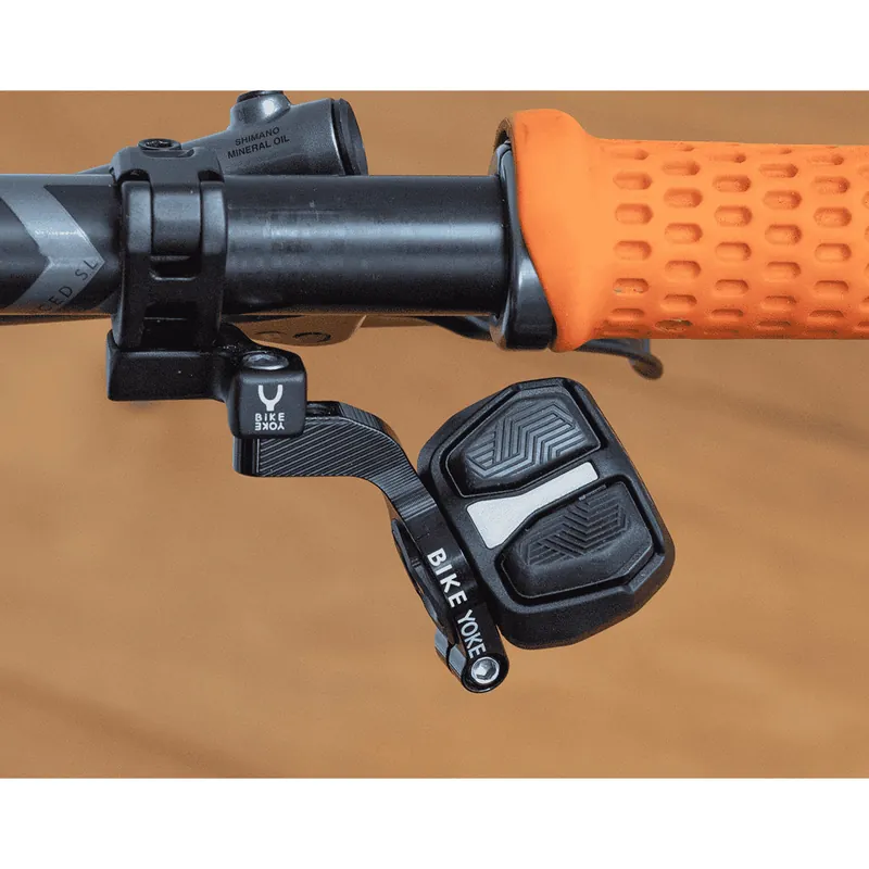 Clearance Bike Yoke Poddy AXS Pod Clamp Right - Blk  | Bikeparts.Com