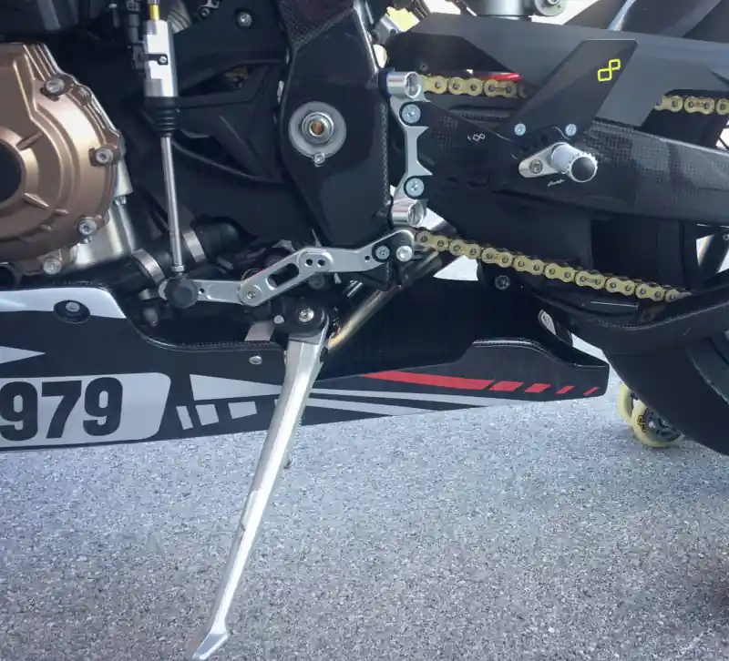 Carbonin Carbon Fiber Lower Fairing OEM Radiator W/ Kick Stand Cut Out 2020 K67 BMW S1000RR Sale